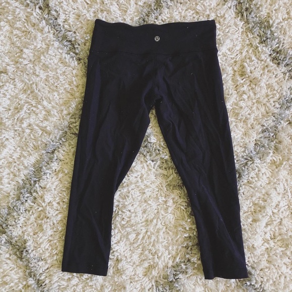 lululemon athletica Pants - Lululemon reversible cropped black leggings